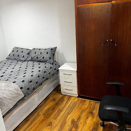 Good Priced Single Rooms In Hayes Northolt  Exterior photo