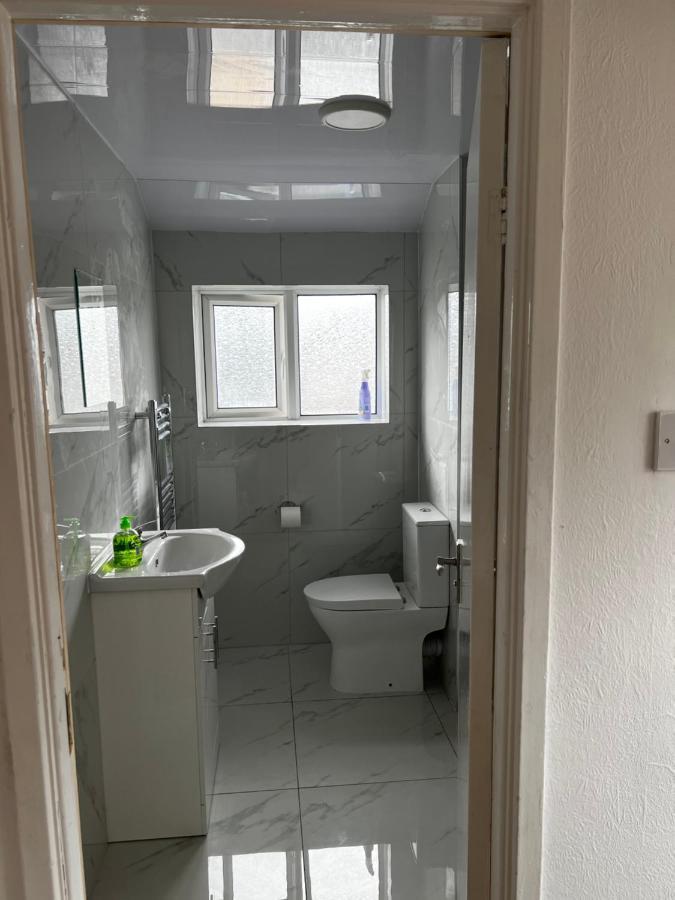 Good Priced Single Rooms In Hayes Northolt  Exterior photo