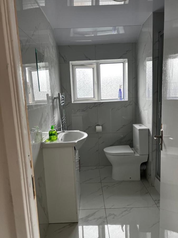 Good Priced Single Rooms In Hayes Northolt  Exterior photo