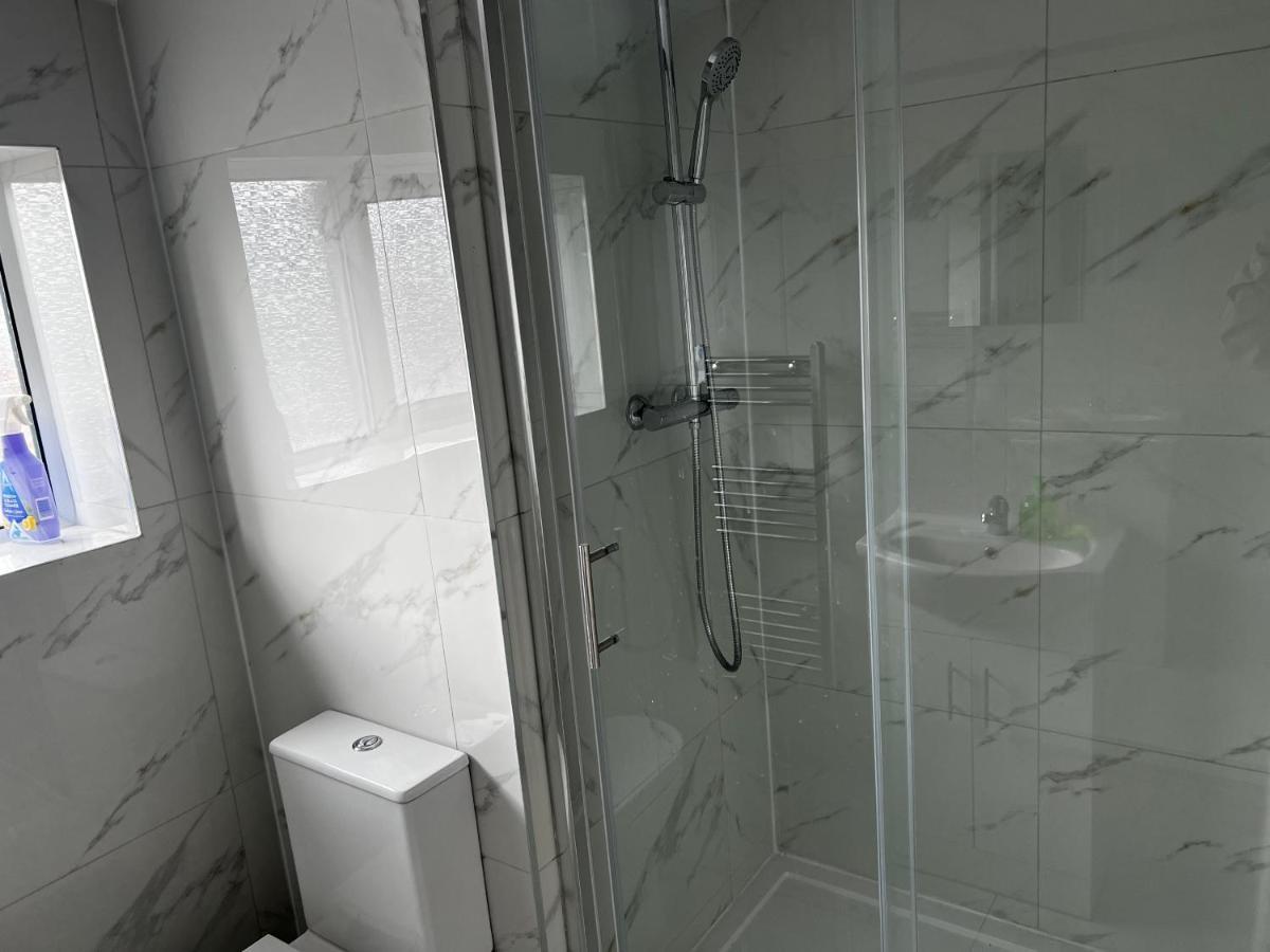 Good Priced Single Rooms In Hayes Northolt  Exterior photo