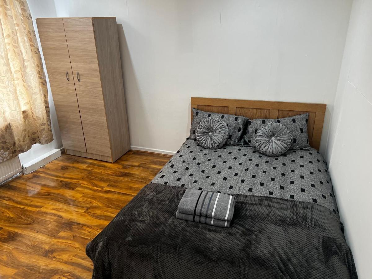 Good Priced Single Rooms In Hayes Northolt  Exterior photo