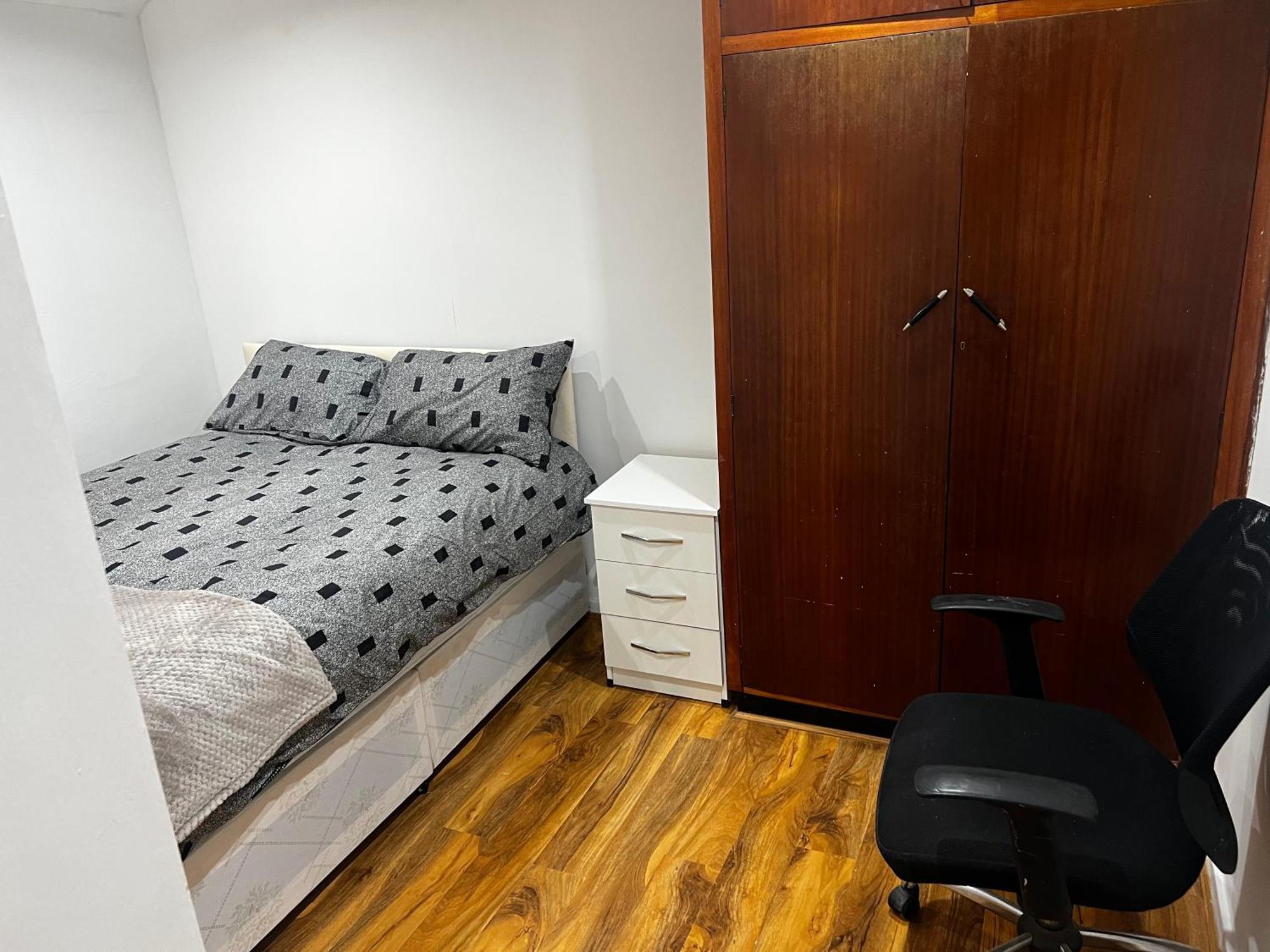 Good Priced Single Rooms In Hayes Northolt  Exterior photo