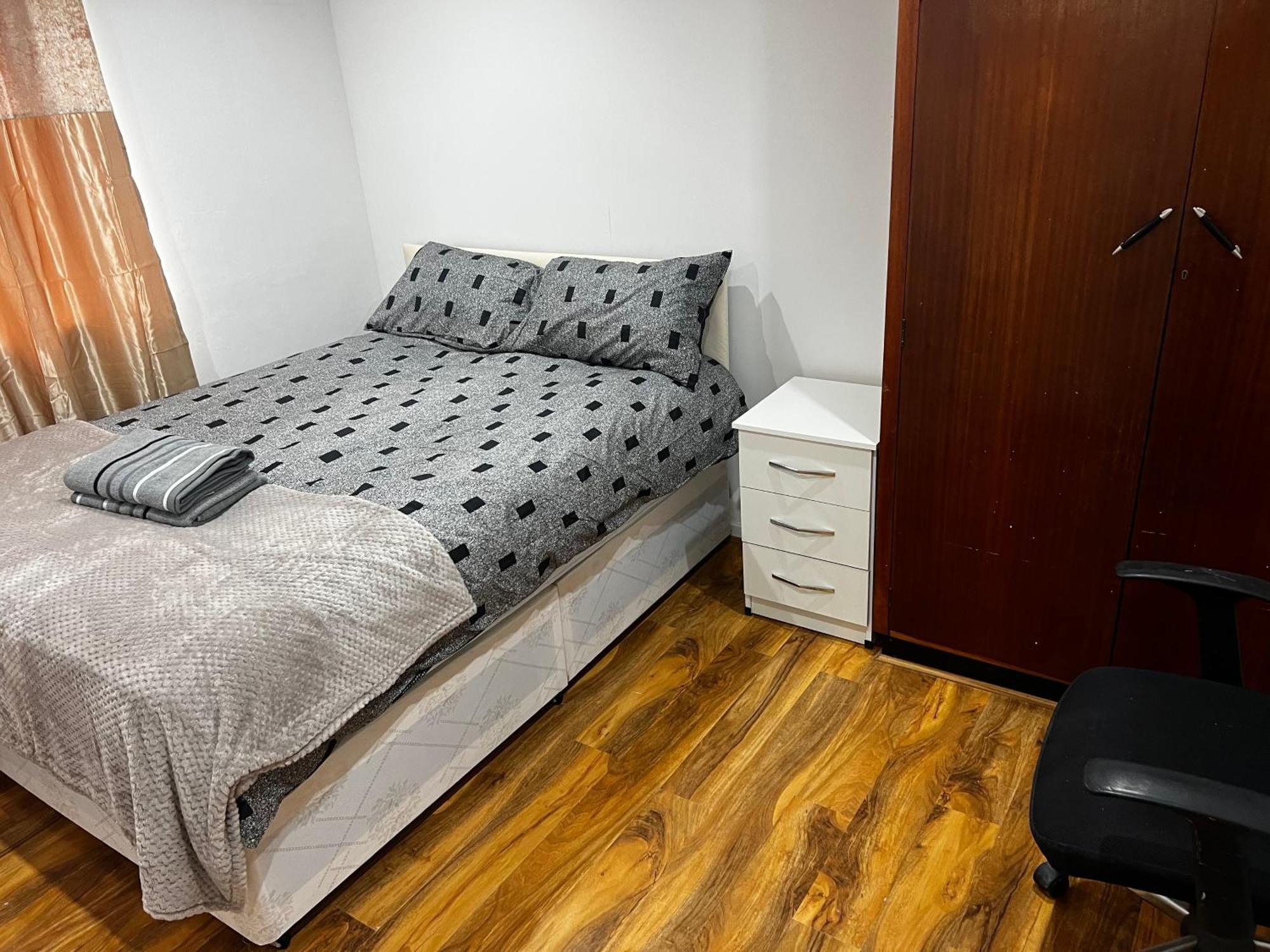 Good Priced Single Rooms In Hayes Northolt  Exterior photo